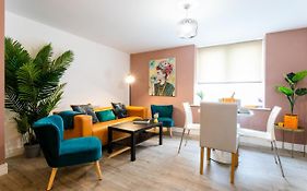 Fab 2Bedroom Apartment- Free Parking, 5Mins From City Centre, Portland Rd Ne2 1Dj